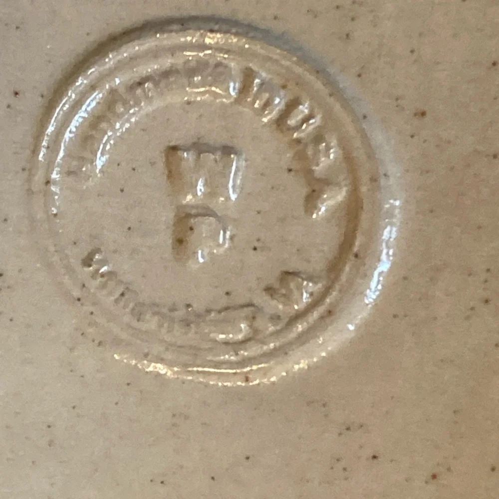 Pottery Vase Williamsburg, Va. 7 1/8” Tall. Blue Flowers on Beige Pottery. - Picture 10 of 13